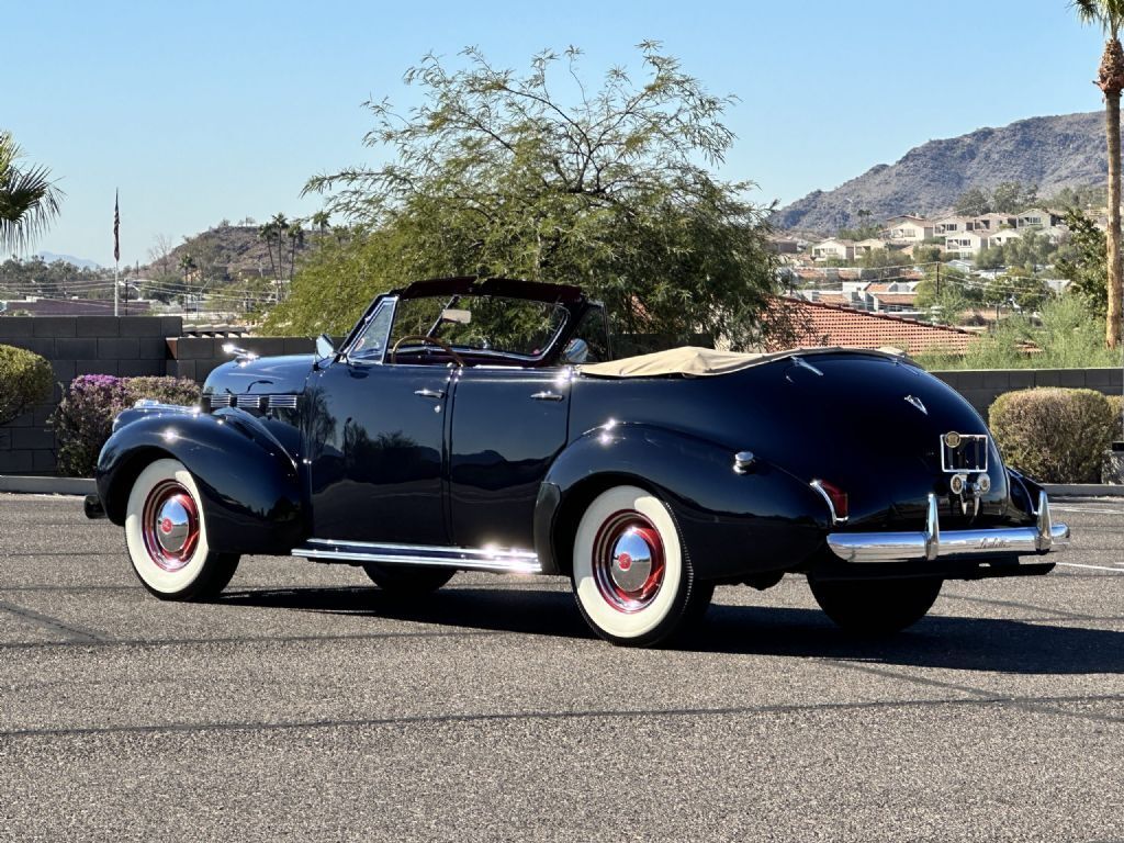 Cadillac-LaSalle-Model-52-Convertible-Sedan-1940-6