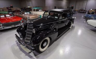 Cadillac-Model-370-D-Fleetwood-V-12-Berline-1934