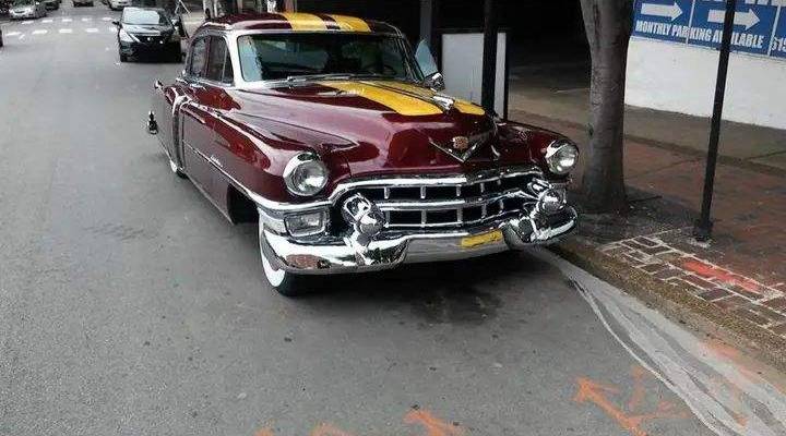 Cadillac-Sedan-deville-1953-3