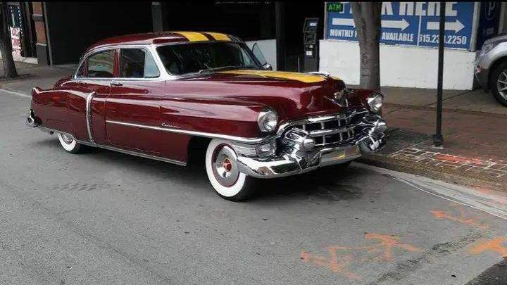 Cadillac-Sedan-deville-1953-4