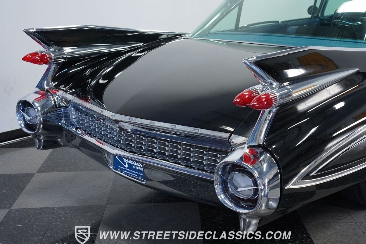 Cadillac-Series-60-Coupe-1959-25