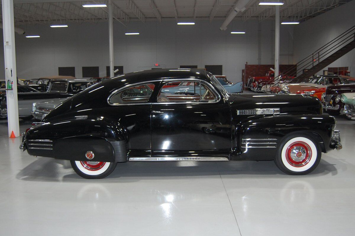 Cadillac-Series-61-Five-Passenger-Coupe-Sedanette-Coupe-1941-15