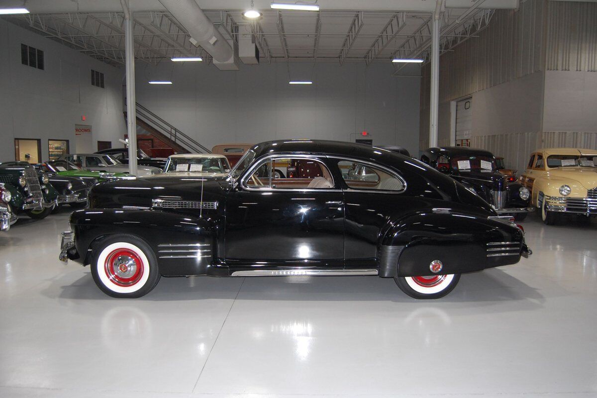 Cadillac-Series-61-Five-Passenger-Coupe-Sedanette-Coupe-1941-19