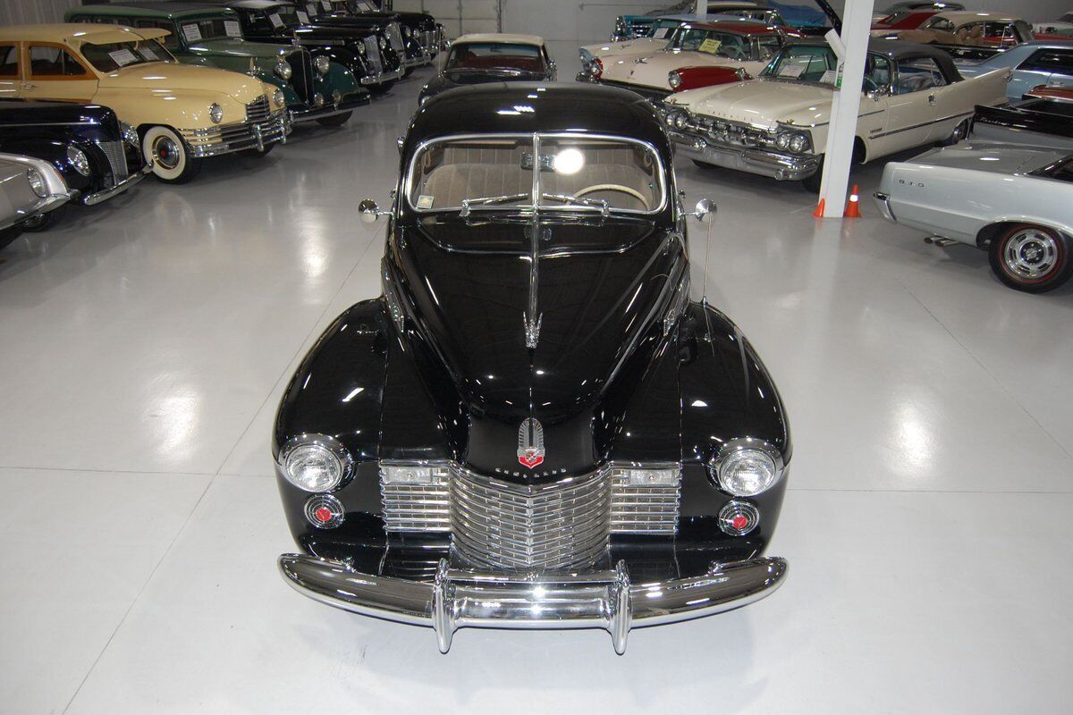 Cadillac-Series-61-Five-Passenger-Coupe-Sedanette-Coupe-1941-5