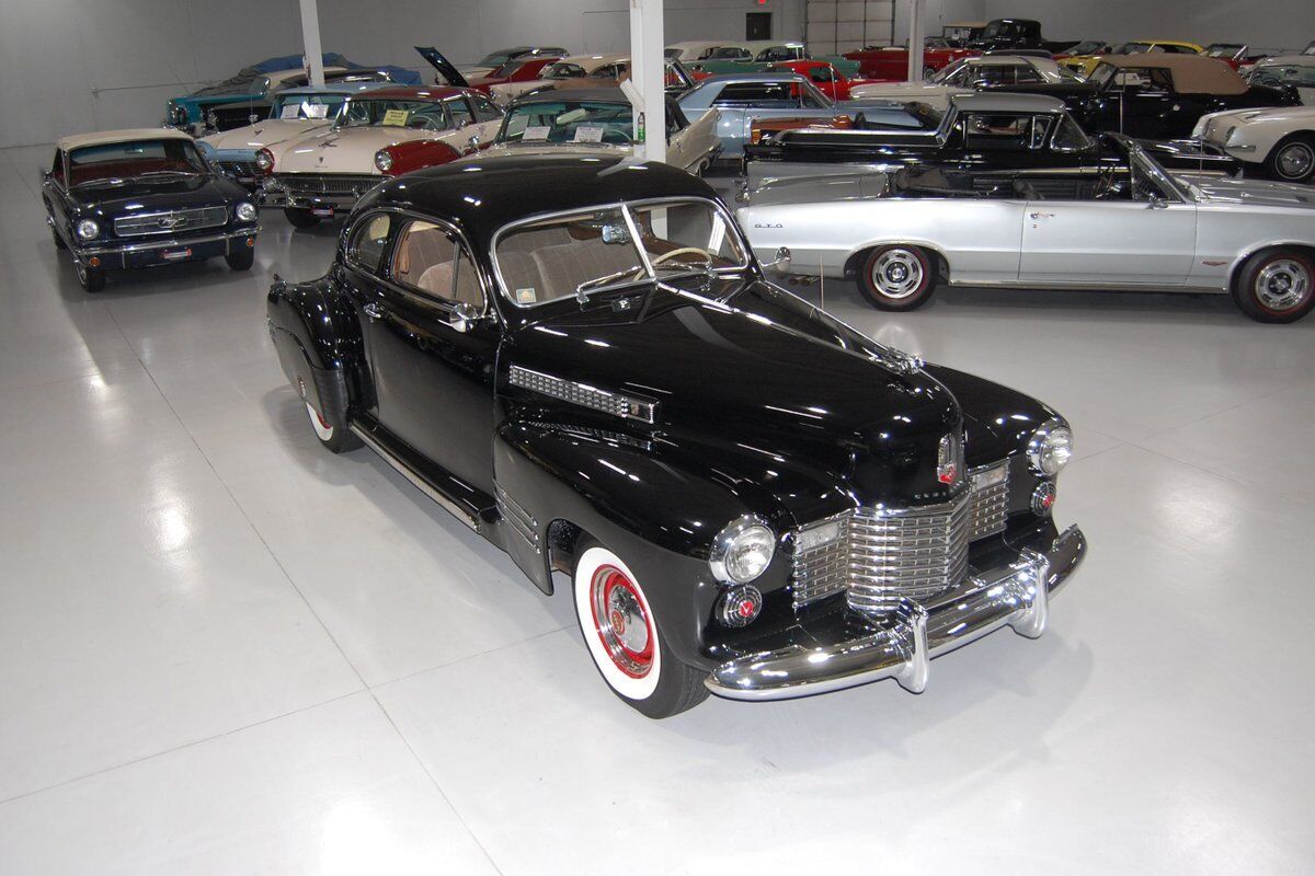 Cadillac-Series-61-Five-Passenger-Coupe-Sedanette-Coupe-1941-6