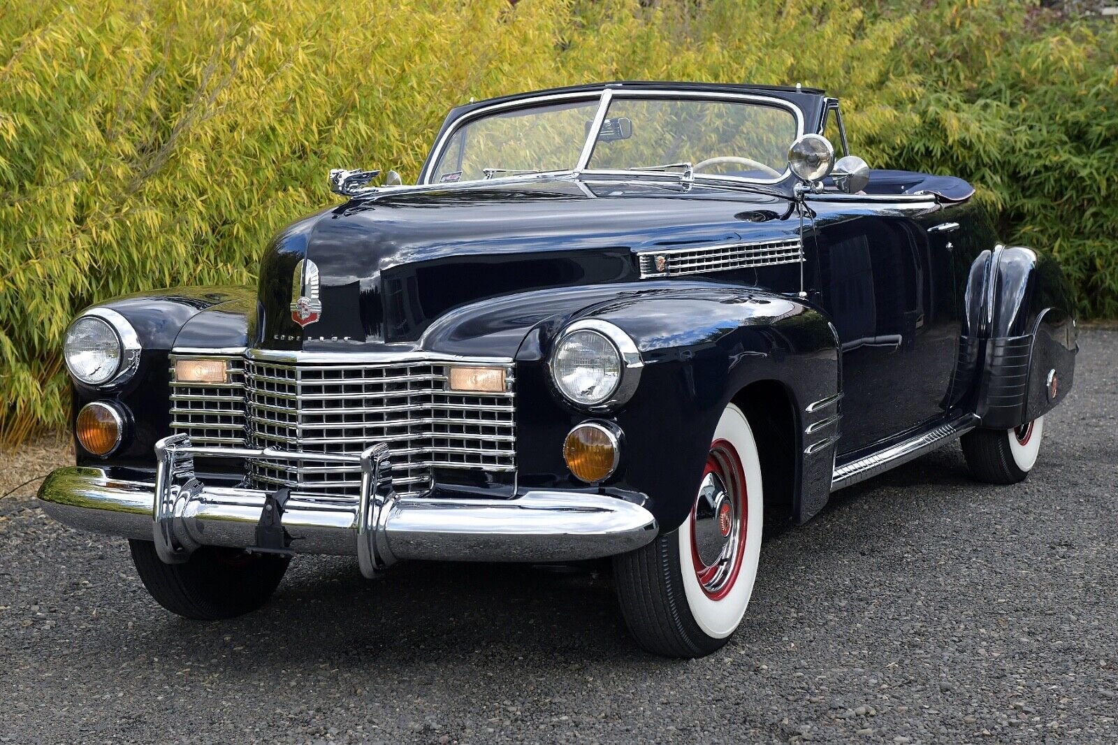 Cadillac-Series-62-Cabriolet-1941