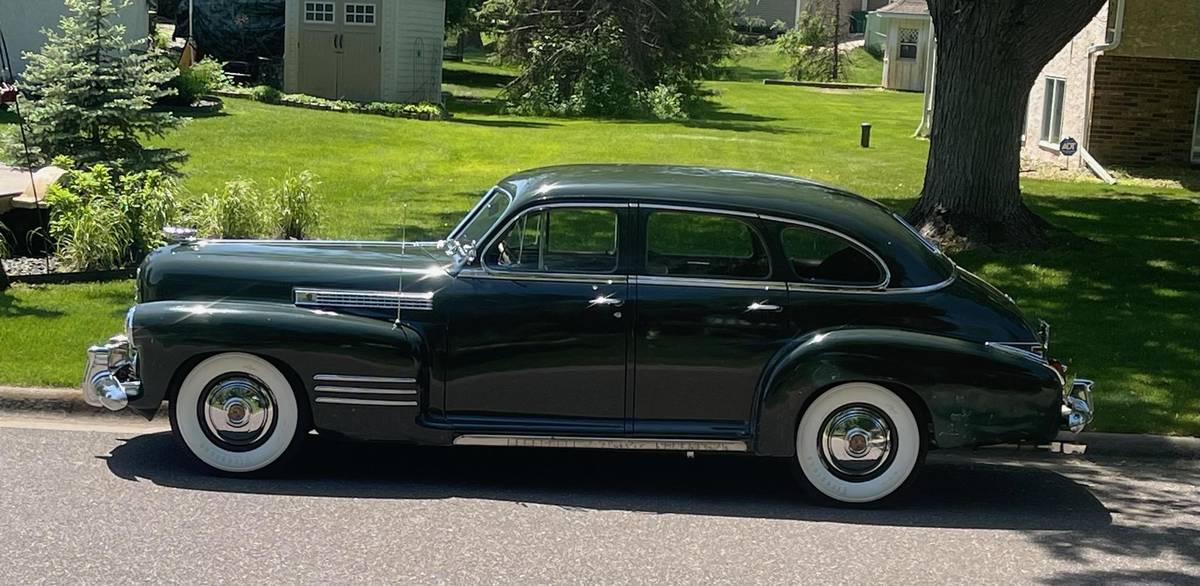 Cadillac-Series-63-1941-22