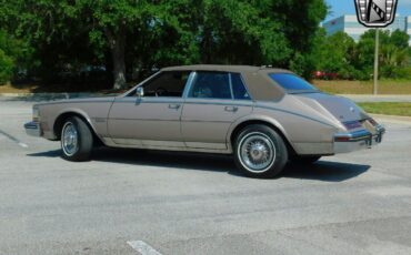 Cadillac-Seville-1983-4