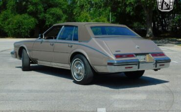 Cadillac-Seville-1983-5