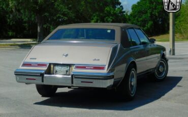 Cadillac-Seville-1983-6