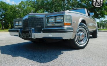 Cadillac-Seville-1983-9