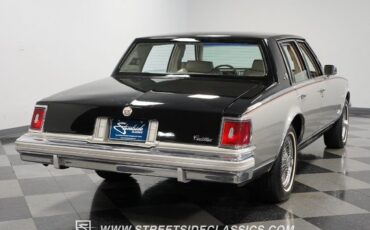 Cadillac-Seville-Berline-1978-11