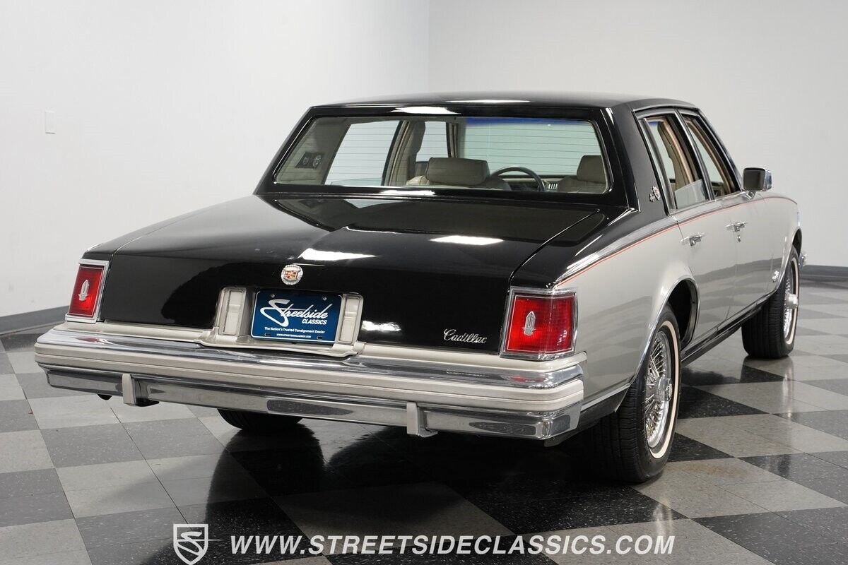 Cadillac-Seville-Berline-1978-11