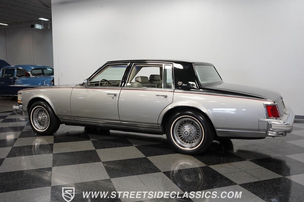 Cadillac-Seville-Berline-1978-8