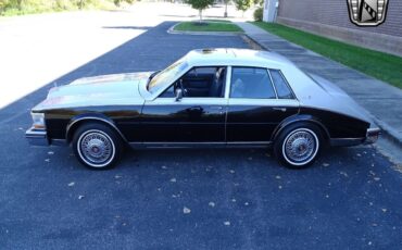 Cadillac-Seville-Berline-1985-3