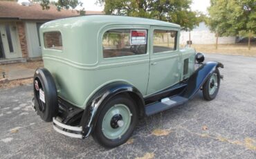 Chevrolet-2-door-sedan-1929