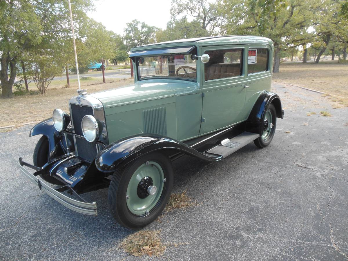 Chevrolet-2-door-sedan-1929-6