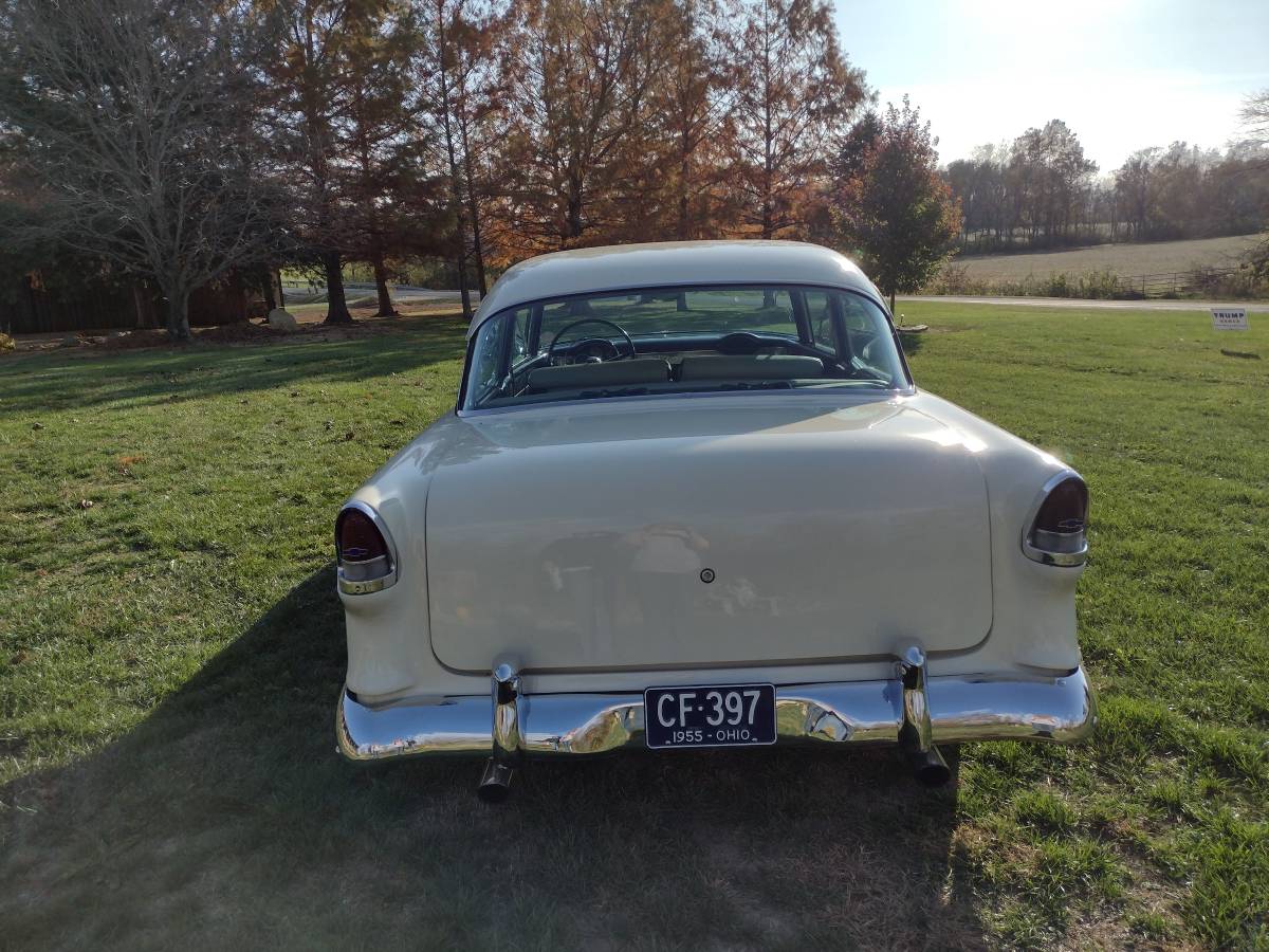 Chevrolet-210-sedan-1955-2