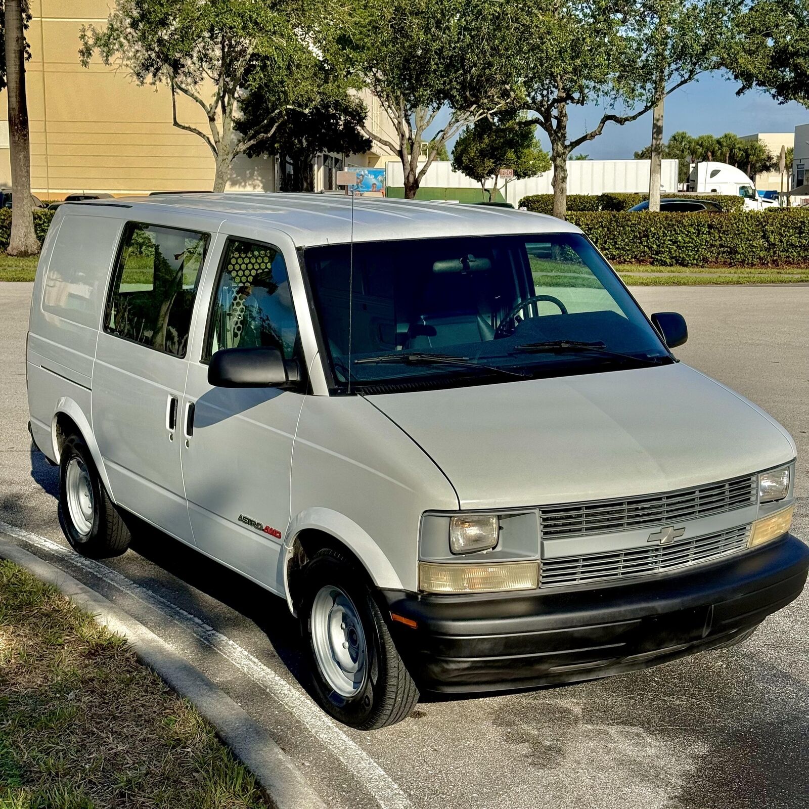 Chevrolet-Astro-1995-5