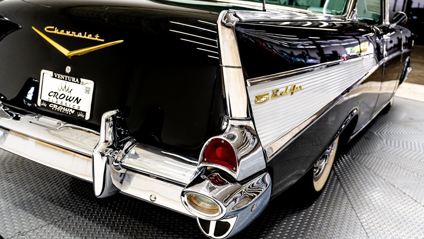 Chevrolet-Bel-Air-Hardtop-Coupe-1957-11