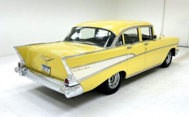 Chevrolet-Bel-Air150210-Berline-1957-4