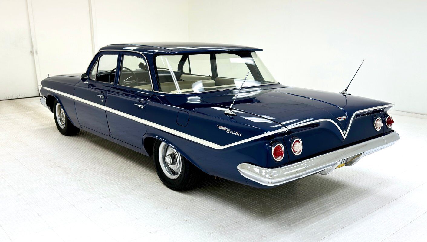 Chevrolet-Bel-Air150210-Berline-1961-2