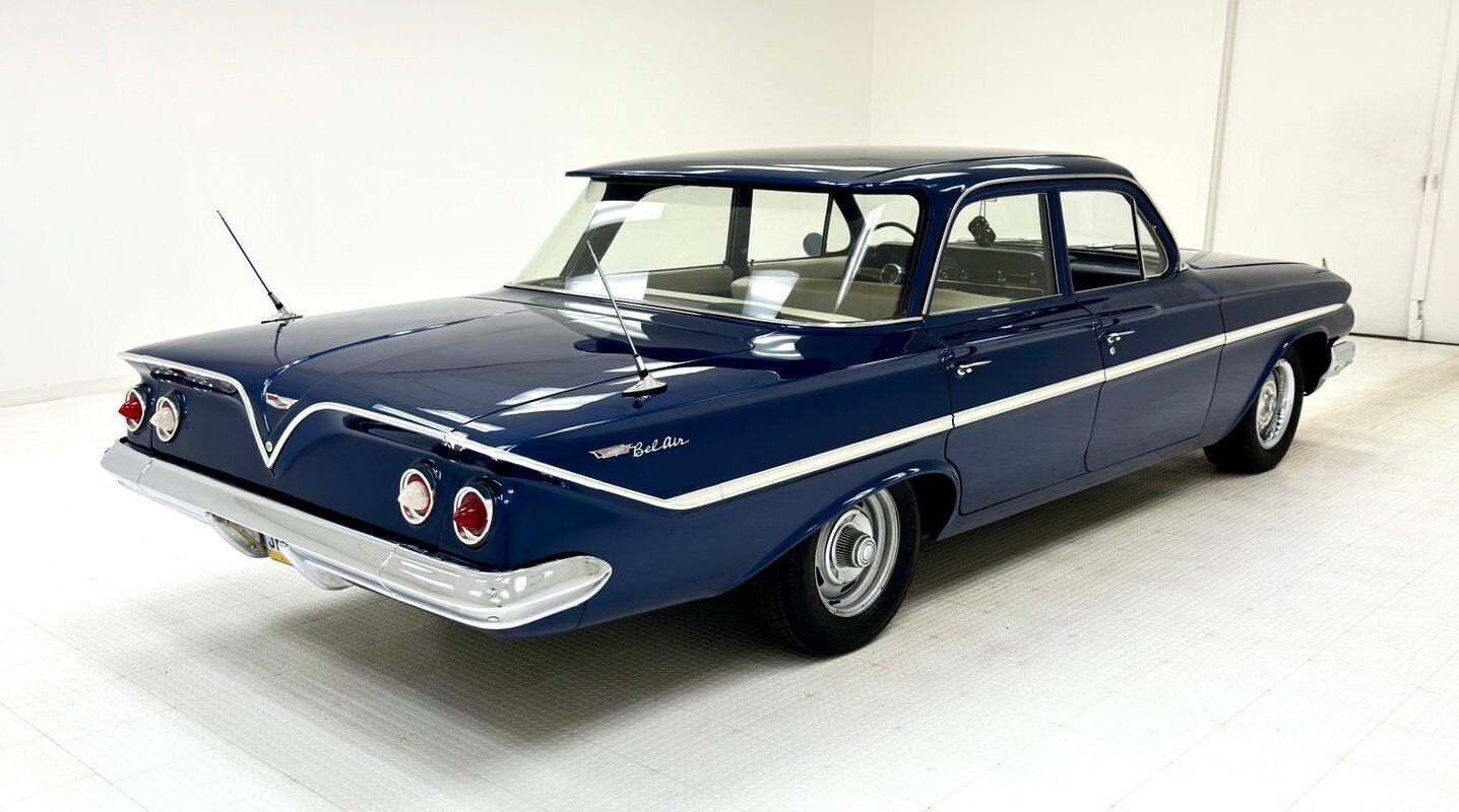 Chevrolet-Bel-Air150210-Berline-1961-4