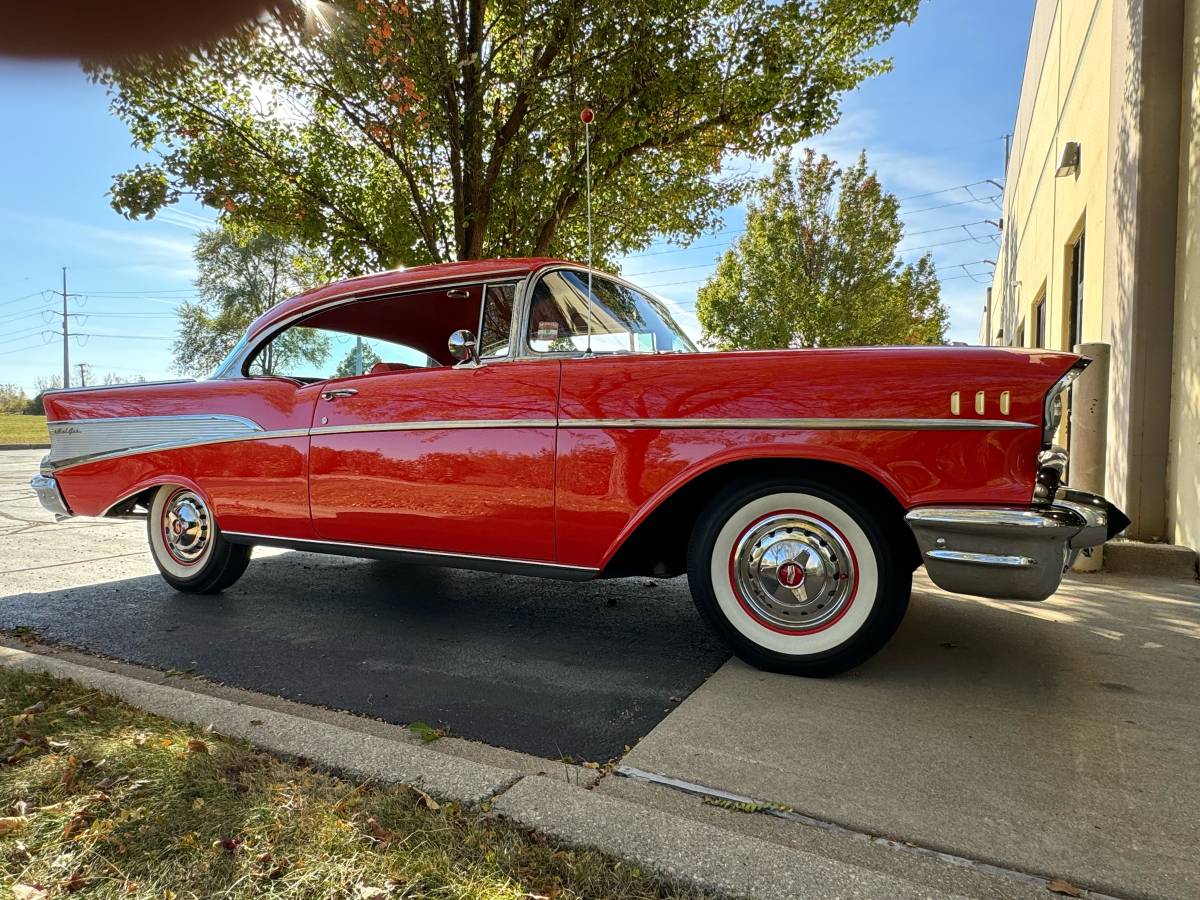 Chevrolet-Bel-air-with-power-pack-1957-5