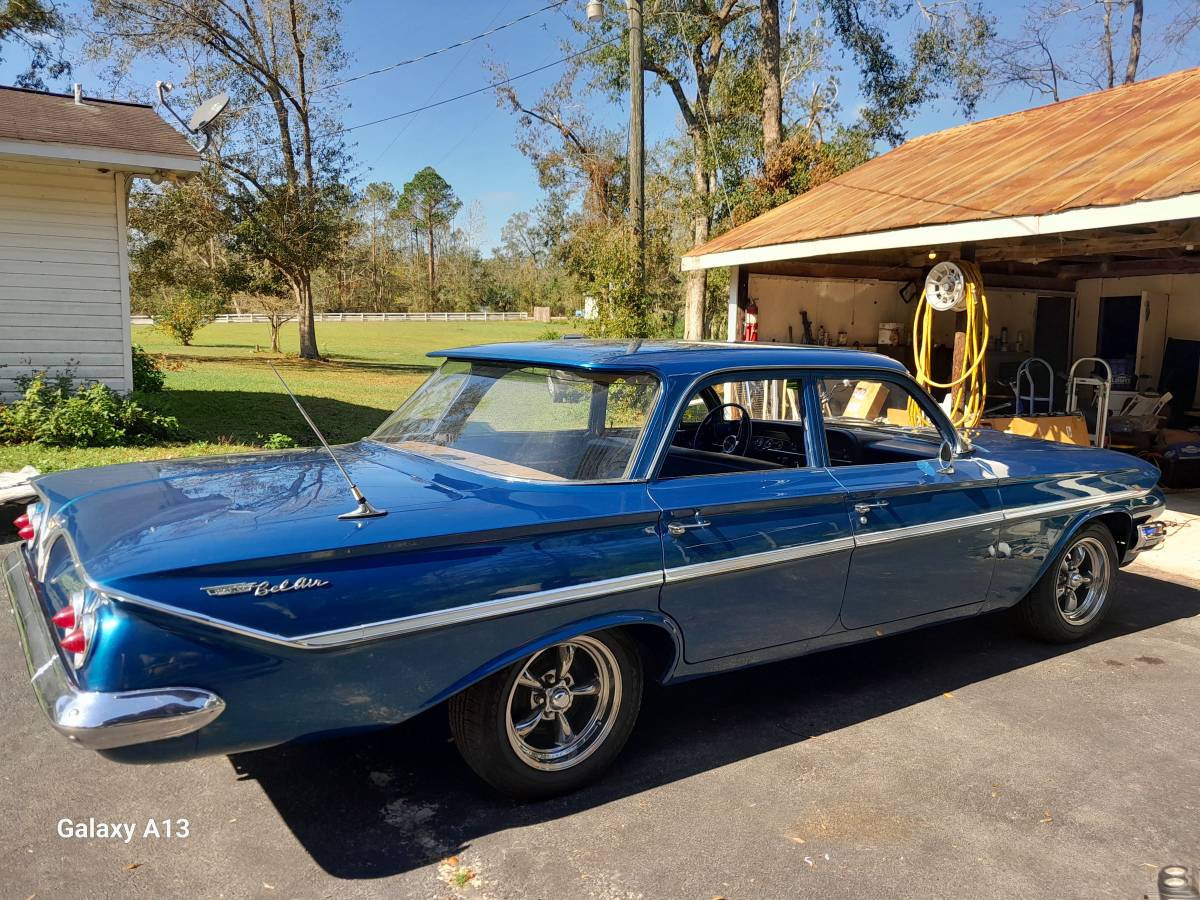 Chevrolet-Belair-1961