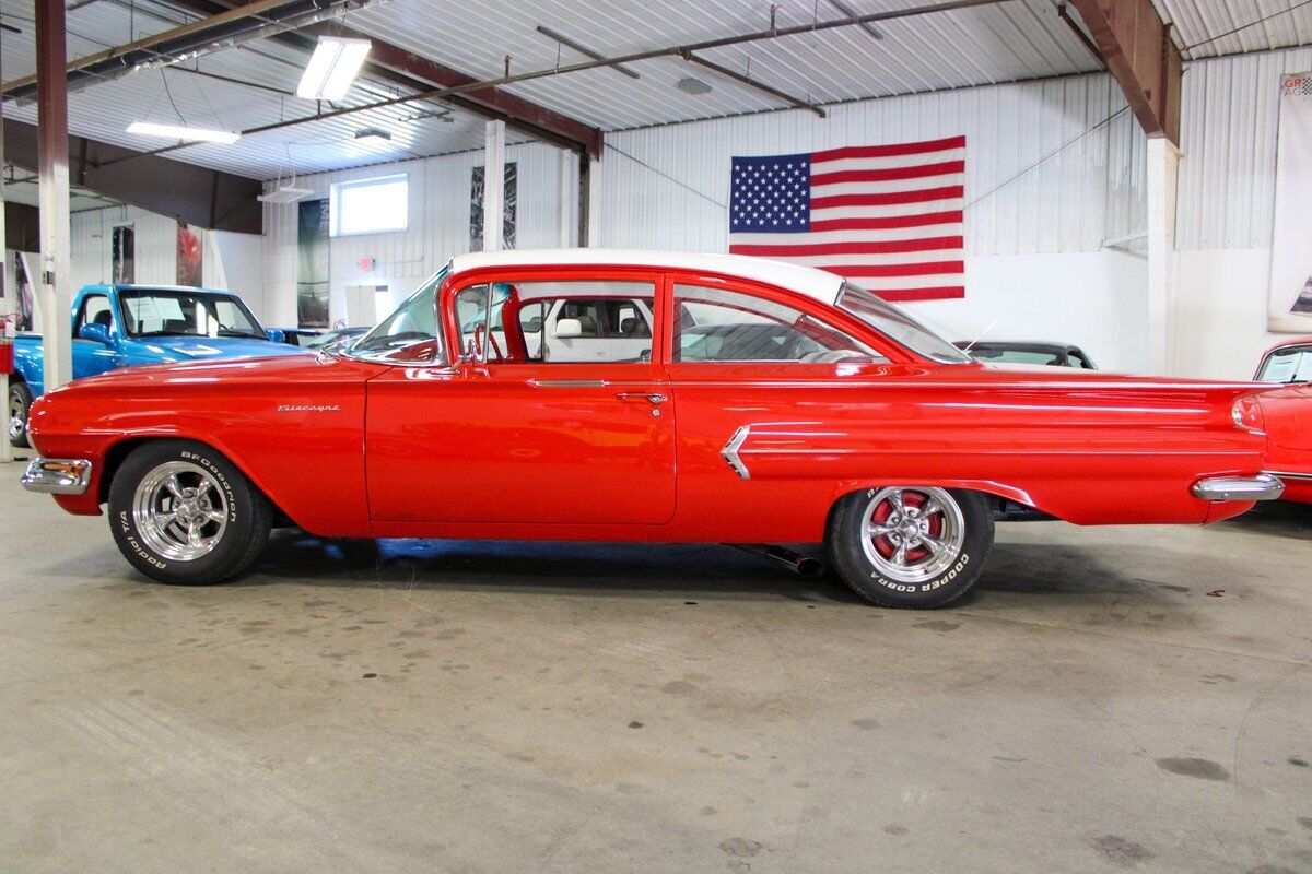 Chevrolet-Biscayne-Coupe-1960-2