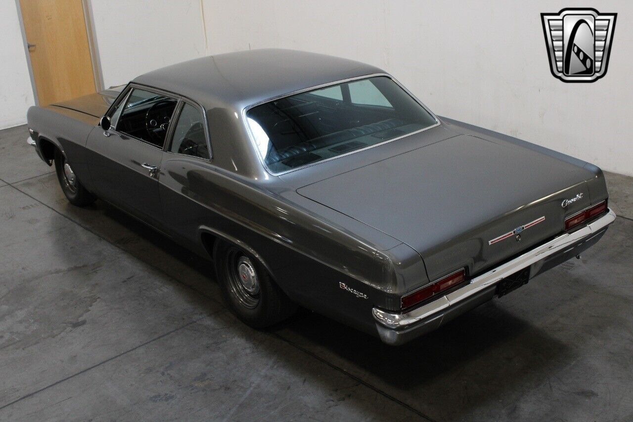 Chevrolet-Biscayne-Coupe-1966-8