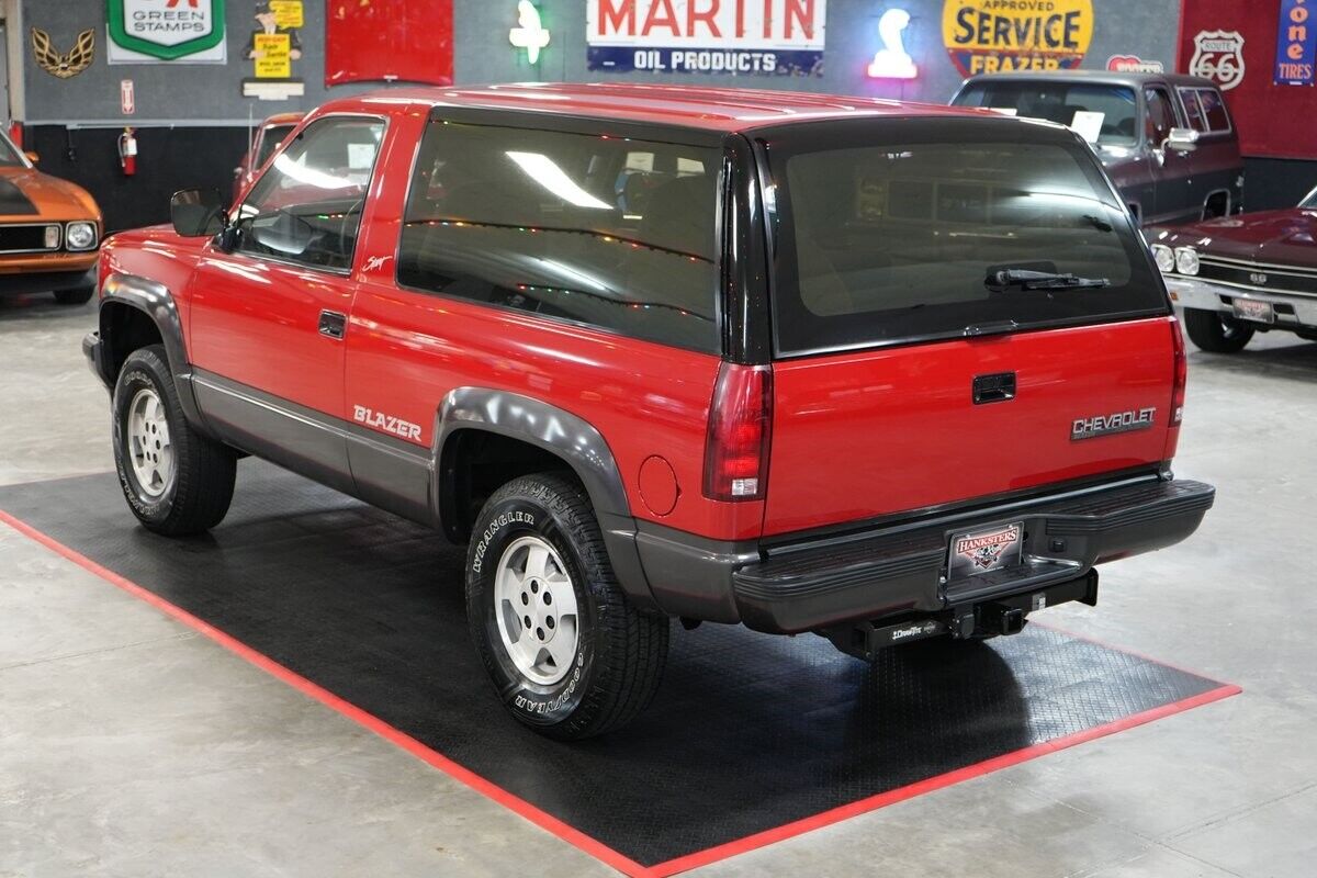 Chevrolet-Blazer-Sport-4x4-SUV-1992-12