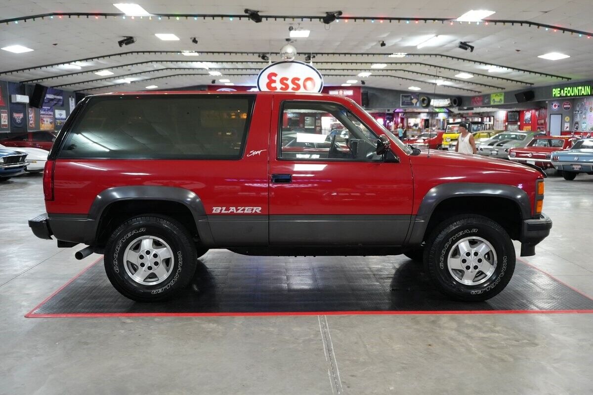 Chevrolet-Blazer-Sport-4x4-SUV-1992-6