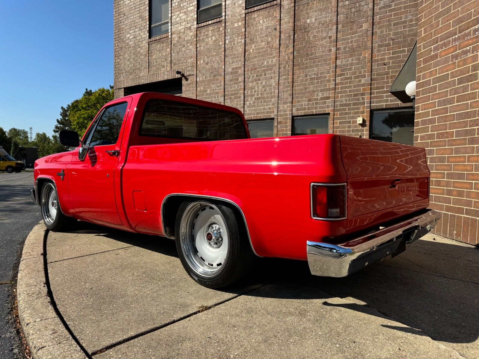 Chevrolet-C-10-1983-3