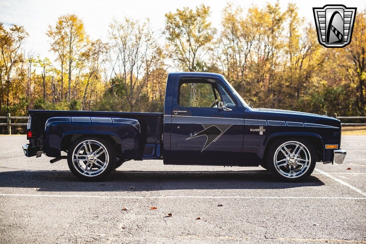 Chevrolet-C-10-1983-7