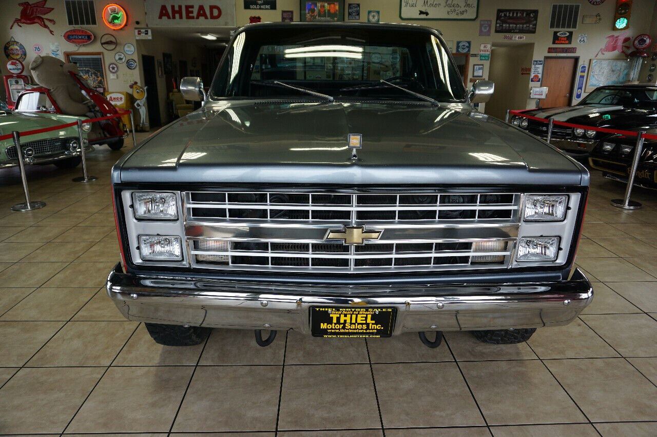 Chevrolet-C-10-1984-14