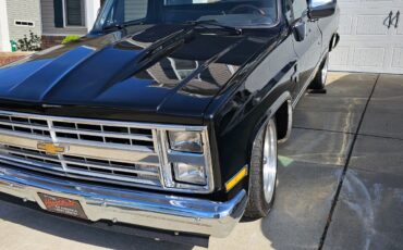 Chevrolet-C-10-1985-1