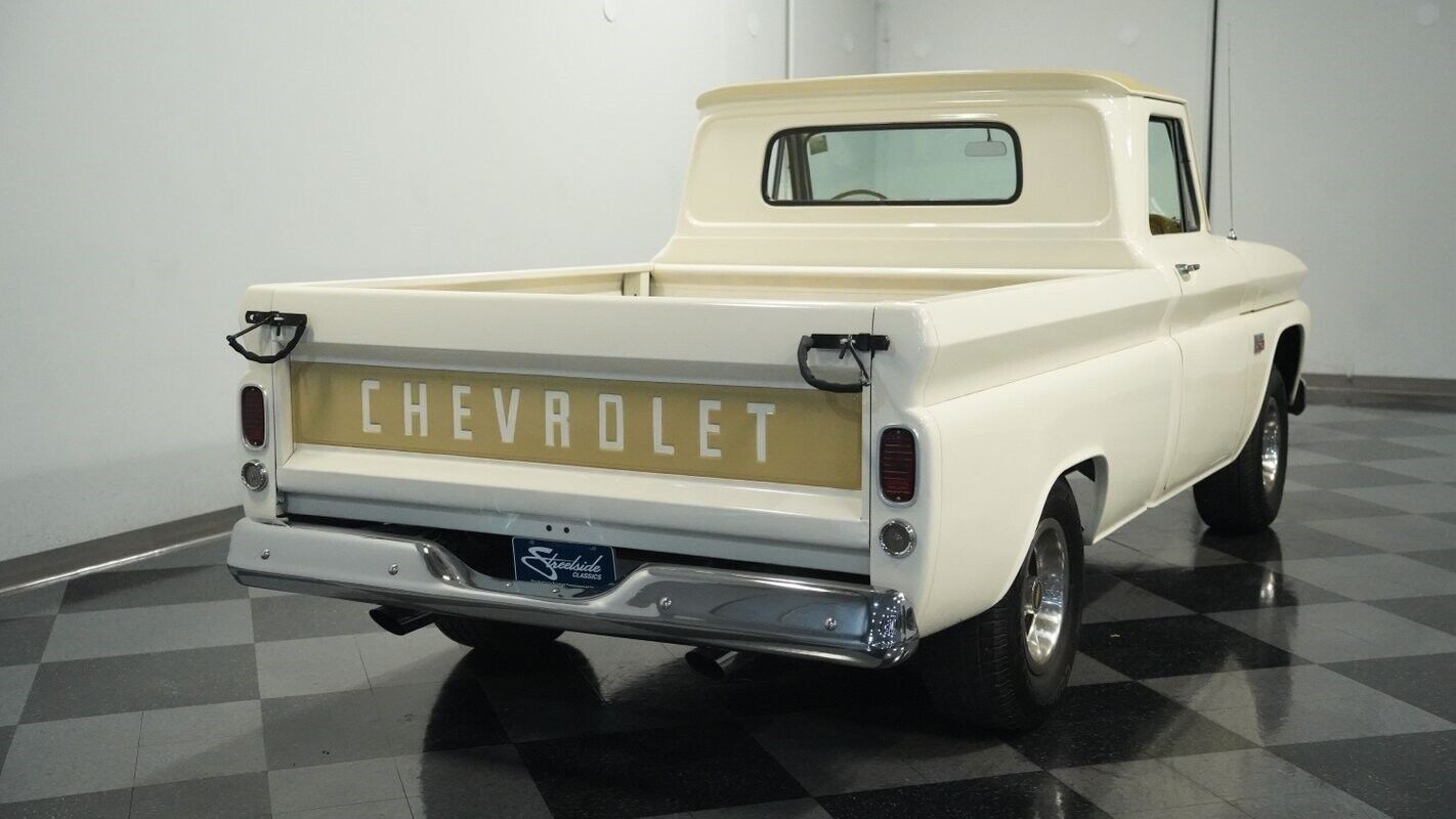 Chevrolet-C-10-Pickup-1966-11