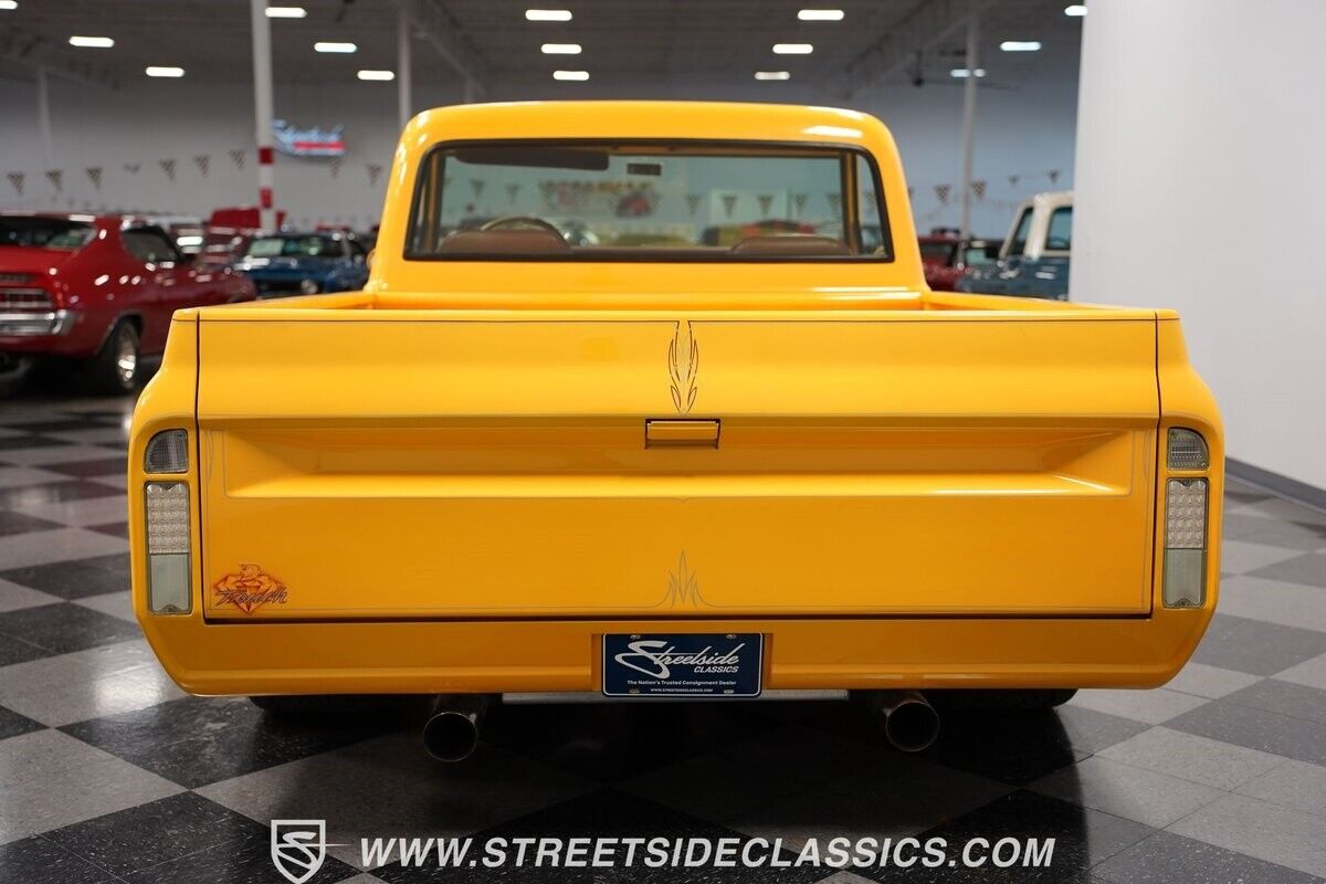 Chevrolet-C-10-Pickup-1967-10