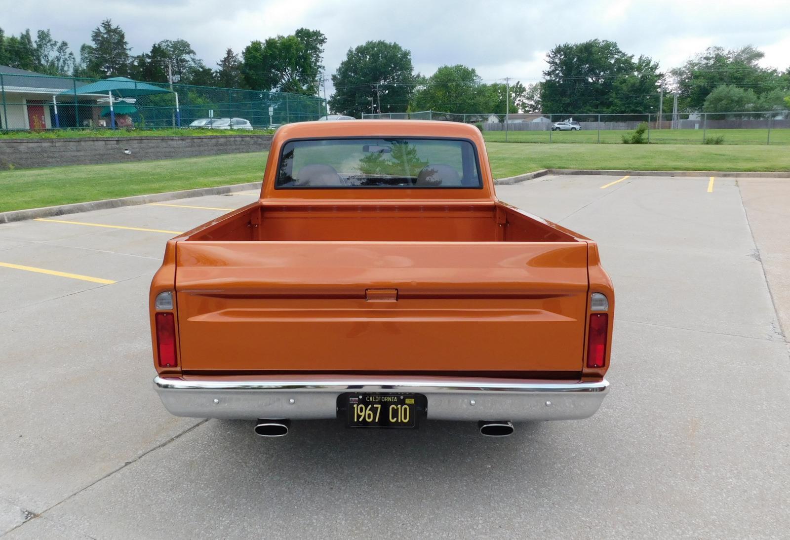 Chevrolet-C-10-Pickup-1967-16