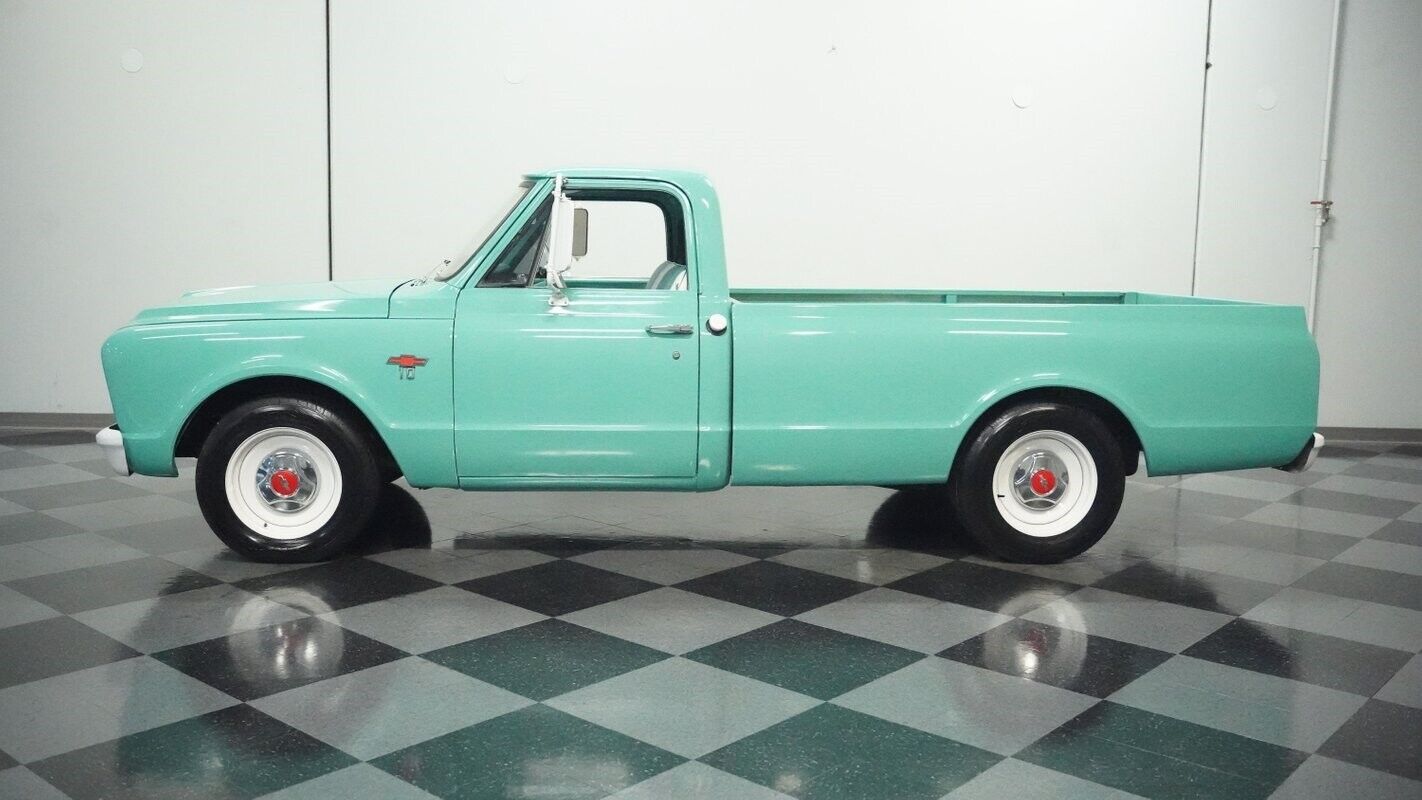 Chevrolet-C-10-Pickup-1967-2