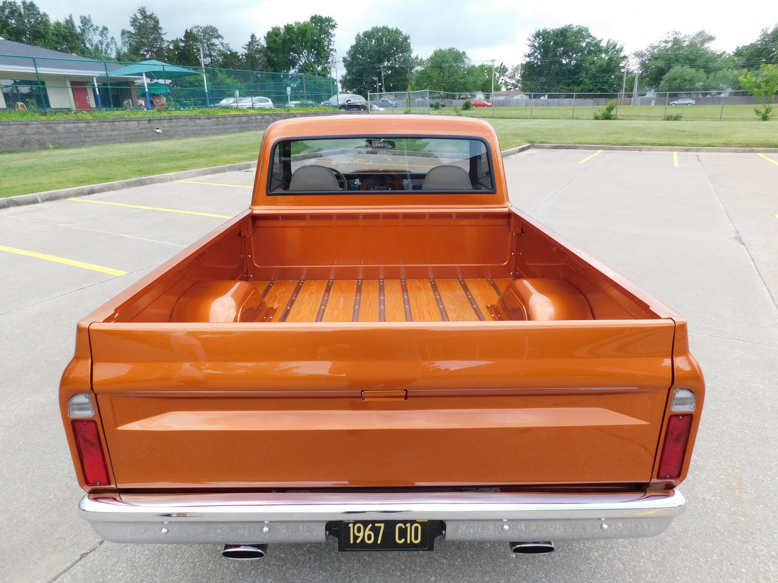 Chevrolet-C-10-Pickup-1967-23