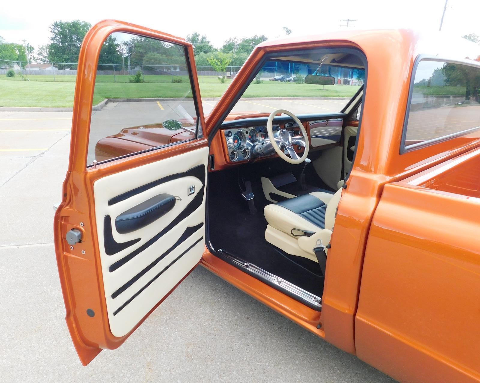 Chevrolet-C-10-Pickup-1967-26