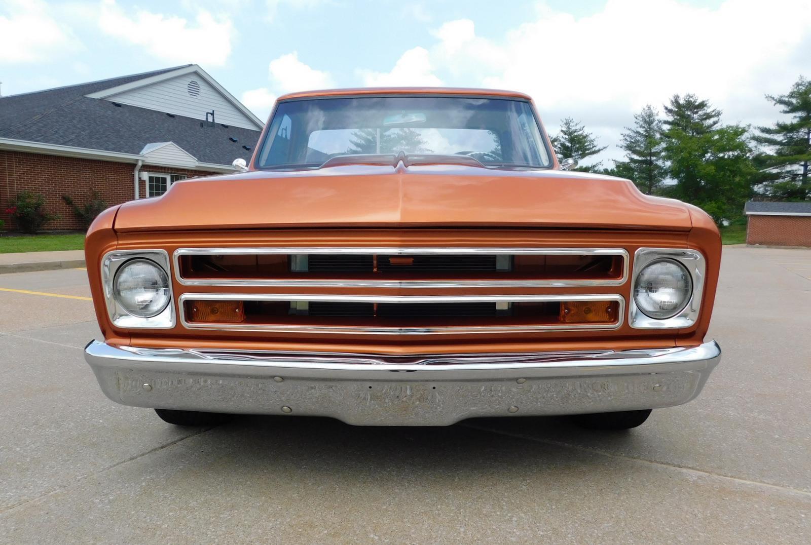 Chevrolet-C-10-Pickup-1967-8