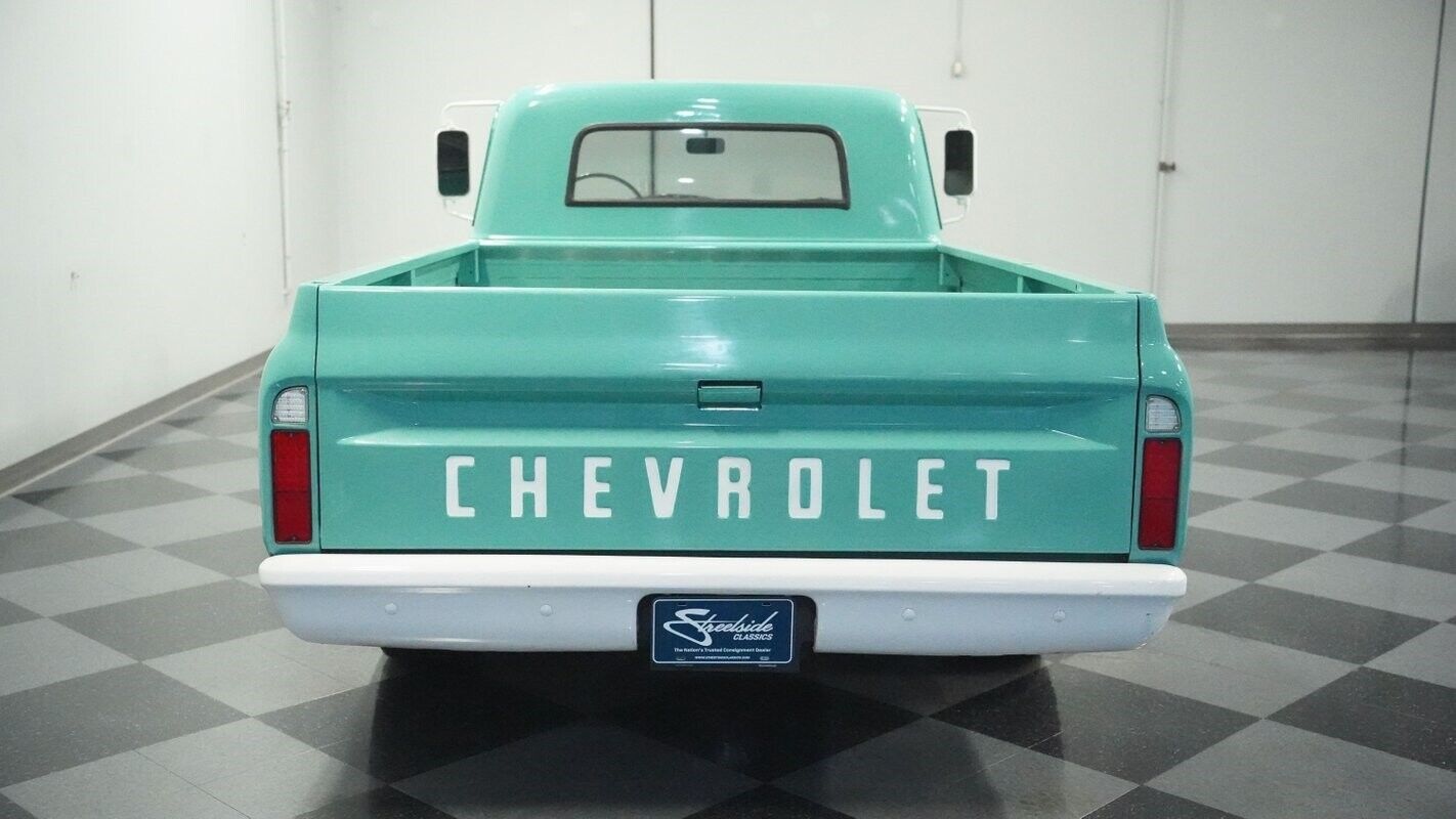 Chevrolet-C-10-Pickup-1967-9