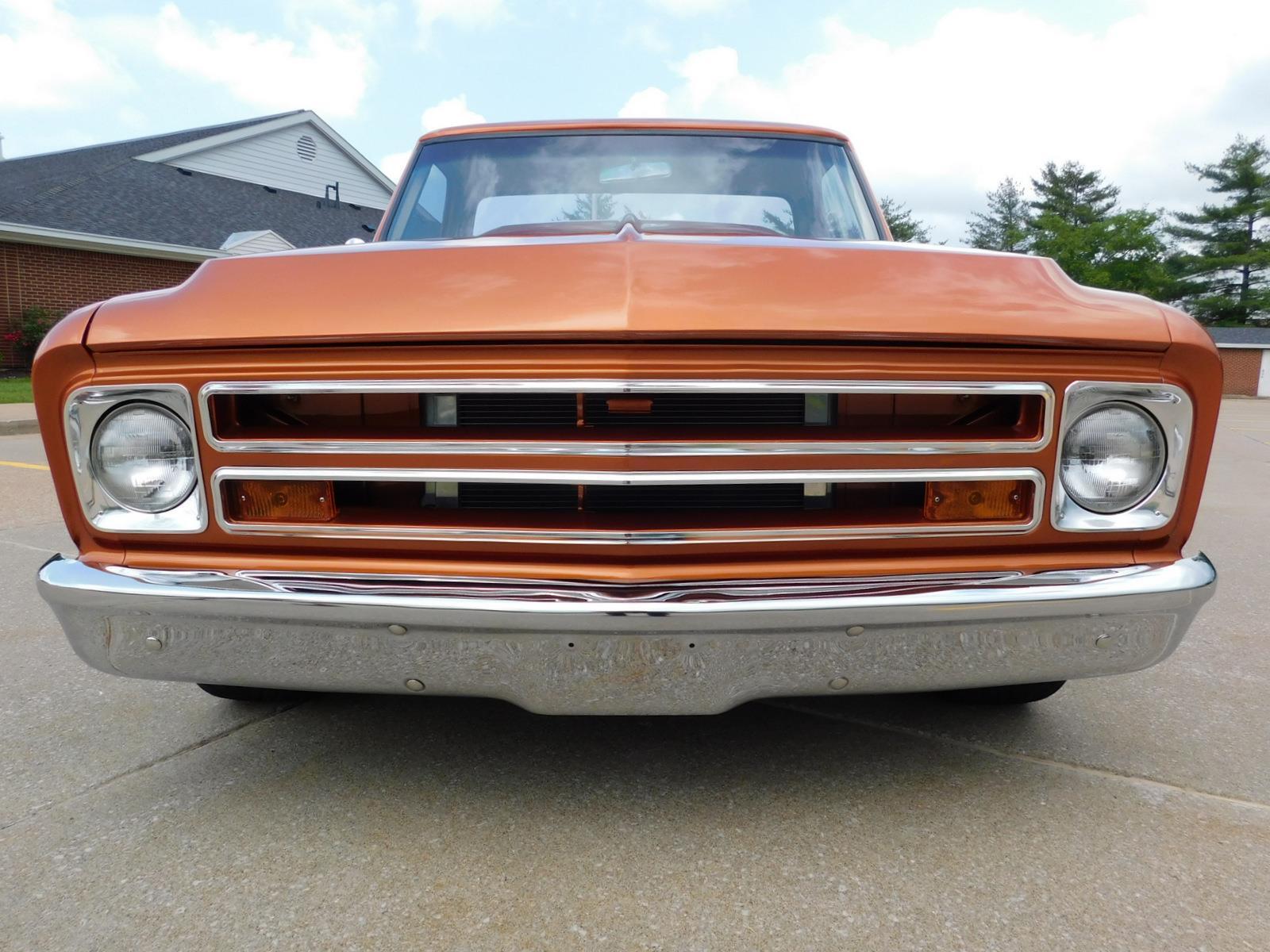 Chevrolet-C-10-Pickup-1967-9