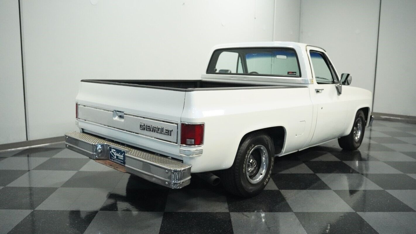 Chevrolet-C-10-Pickup-1982-11