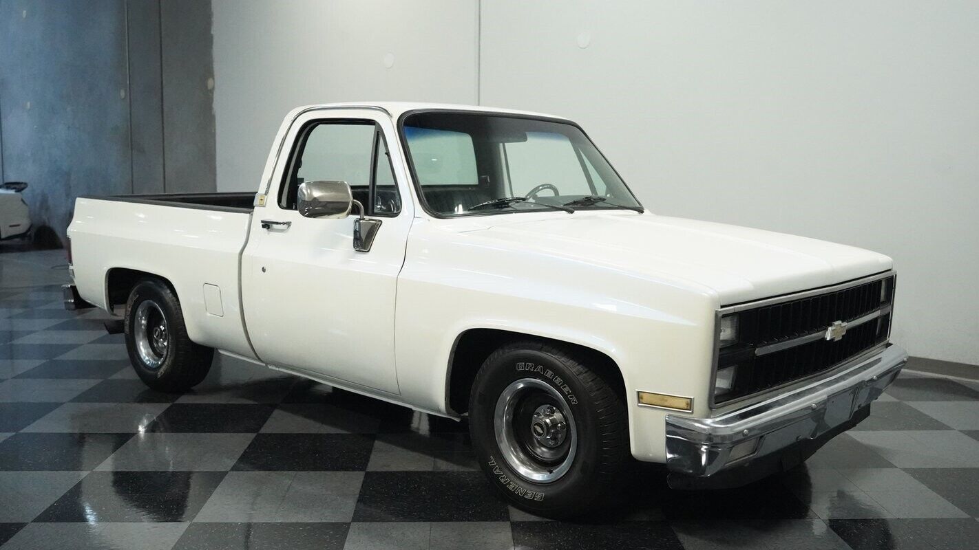 Chevrolet-C-10-Pickup-1982-13