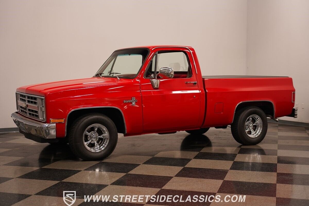 Chevrolet-C-10-Pickup-1982-8