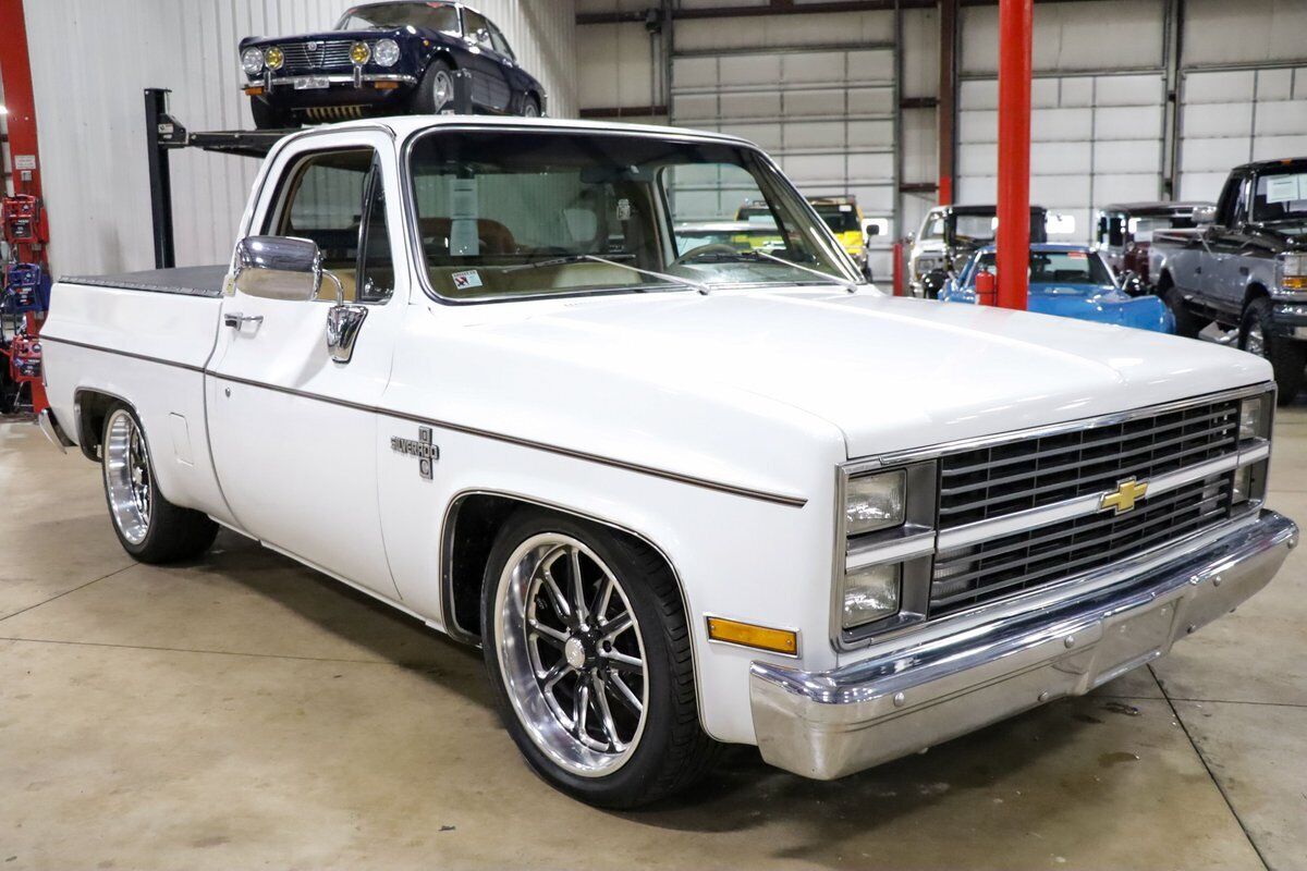 Chevrolet-C-10-Pickup-1983-11